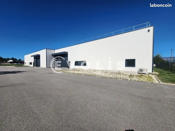 Local d'activité 611 m²