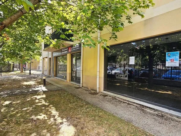 Local commercial 63 m²