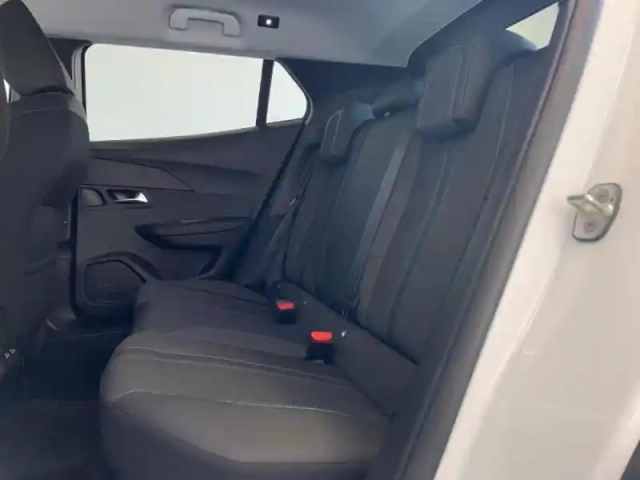 Peugeot 2008 1.2 puretech 130ch s&amp;s allure — photo 8