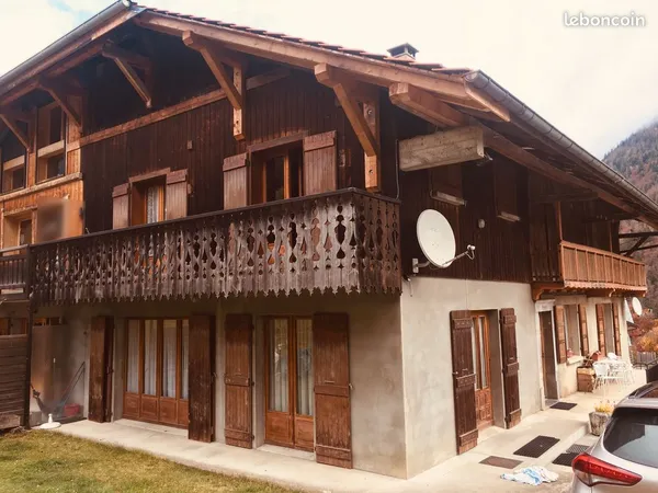 Maison mitoyenne meublée sur 2 niveaux