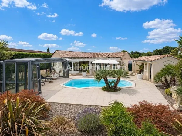 Maison de plain-pied 6 pièces 198 m²