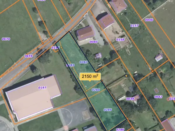Terrain 2154 m²