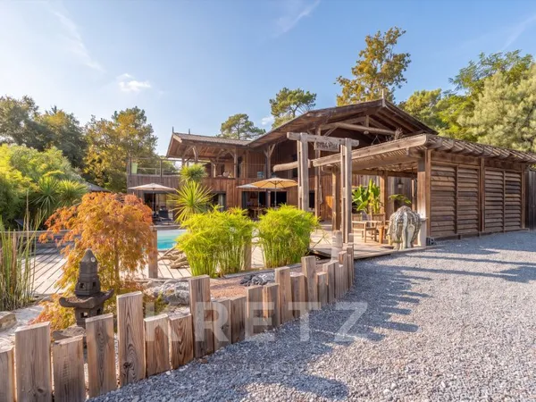 LACANAU-LAC - LES BAÏNASSES | 325m² À L'ESPRIT LACUSTRE, ACCÈS PRIVÉ AU LAC