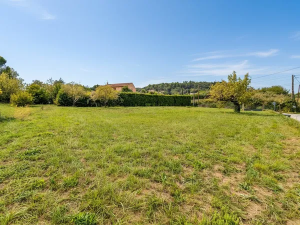 Terrain 1751 m² dont 1068m² constructibles à Viviers