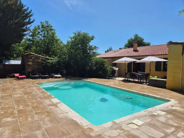 Maison 6 pièces 160 m²