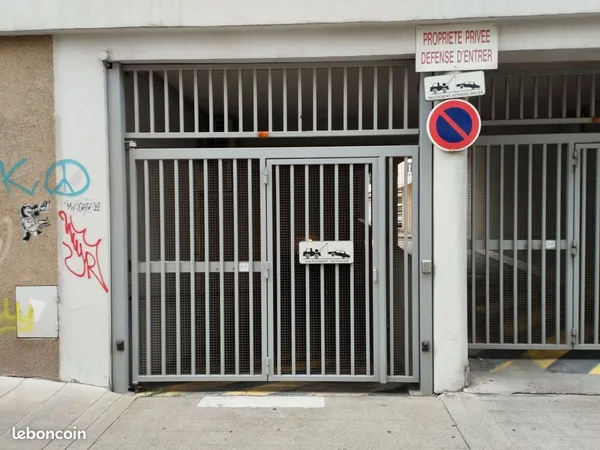 Vente Garage - Grenoble Les Eaux Claires - Rue Moissan