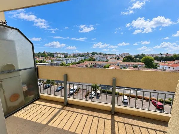 JOLI F2 + PARKING SECTEUR LES FLEURS / LES PLATANES