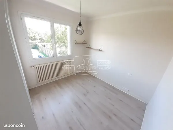 Appartement 11 m² SAINTE LUCE SUR LOIRE