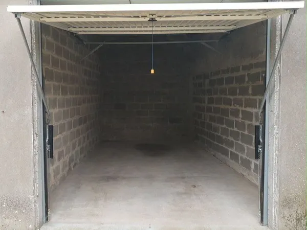 Garage à louer