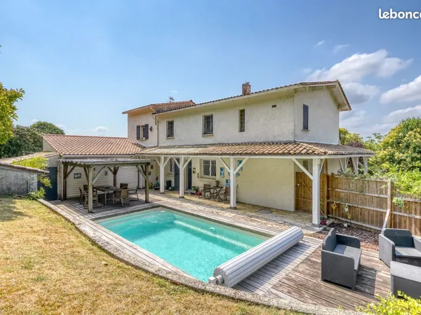 Maison 8 pièces 210 m²