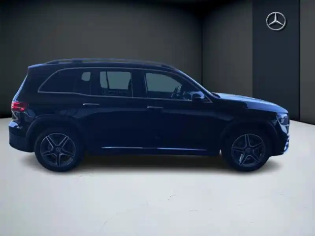 Mercedes Glb 200 d amg line — photo 6