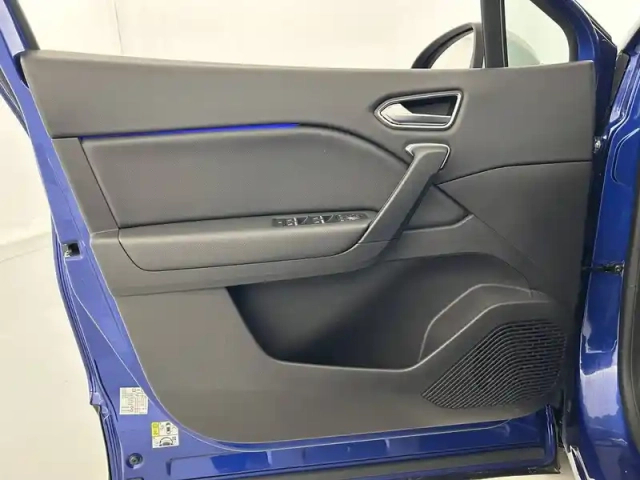 Renault Captur blue dci 115 edc — photo 20