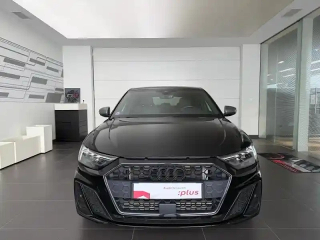 Audi A1 sportback 40 tfsi 207ch s line s tronic 7 — photo 2