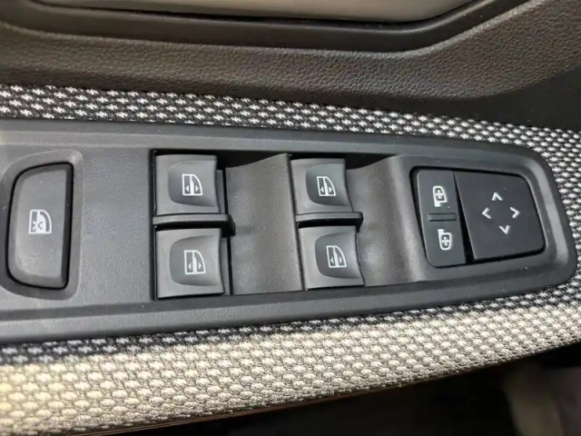 Dacia Sandero eco-g 100 — photo 2