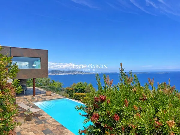 A vendre, Côte d'Azur, Théoule-sur-mer , villa contemporaine avec vue mer à couper le souffle