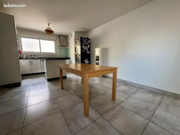 T4 - 84 m² - 3 chambres - Terrasse + balcon filant - Box fermé - Cesson-Sévigné