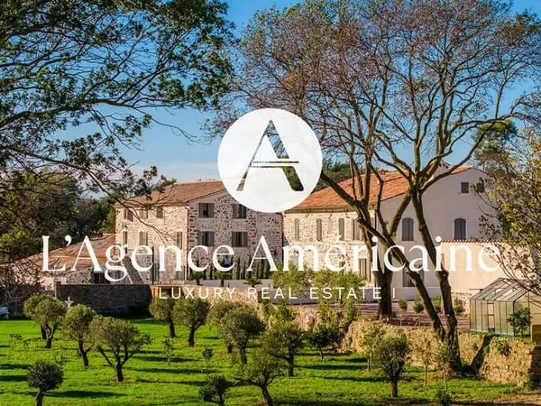 Le Muy - Domaine viticole de 23 ha, bastide & 3 gîtes