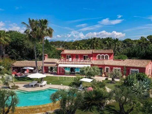 Mougins - Exclusivité - Propriété provençale avec vue panoramique sur le village et la mer