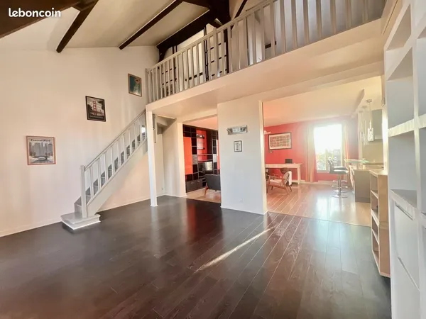 Rare appartement en Duplex de 6 pièces - 100 m2 - Quartier recherché "Guerlain / Champarons" à Colom