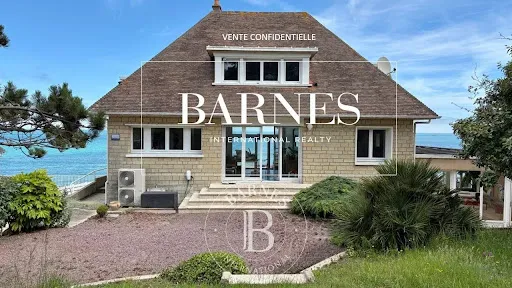 Maison 300 m²
