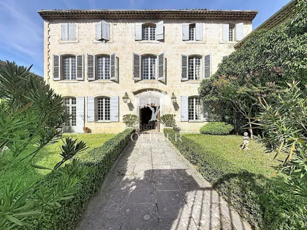 Maison 21 pièces 472 m²