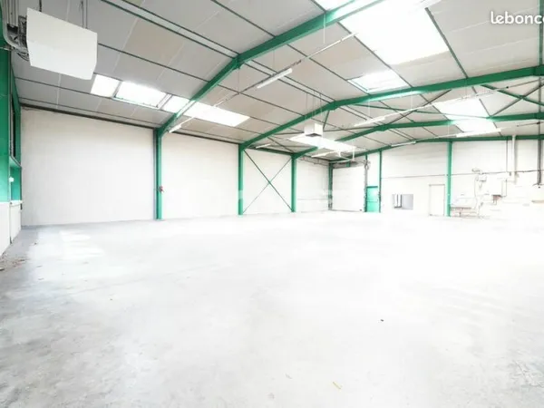 Local d'activité 380 m²