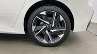 Peugeot 308 PHEV 180ch Allure Pack e-EAT8 — photo 11