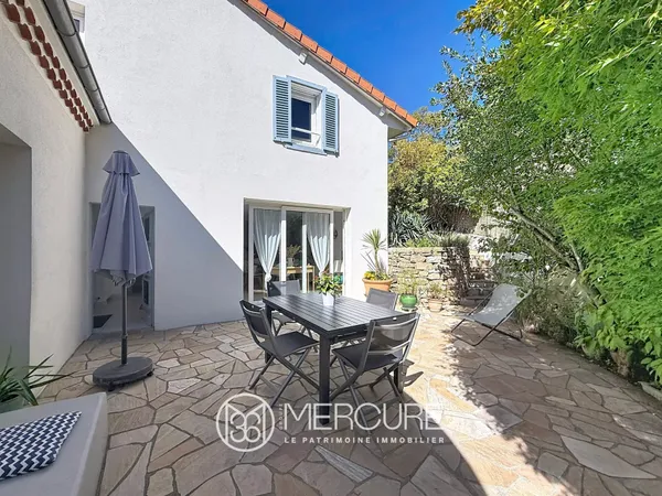 Maison 10 pièces 258 m²