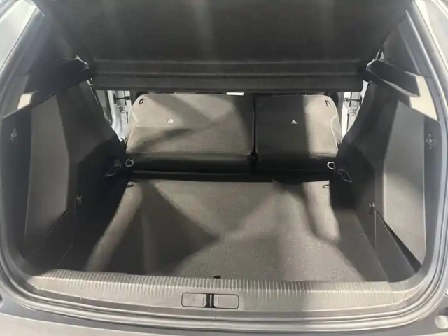 Peugeot 2008 electrique 50 kwh 136 ch — photo 100