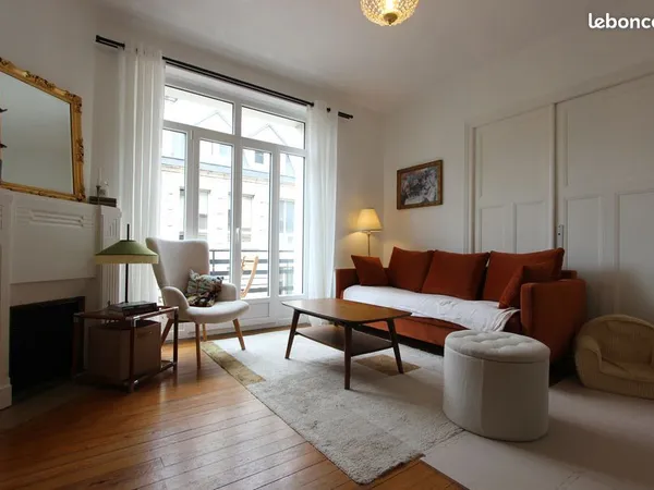 L'élégant appartement type 3 de charme, au centre-ville, parquets massifs & beaux volumes, avec balc