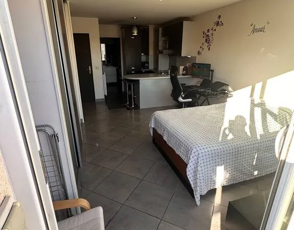 Studio 1 pièce 30 m²