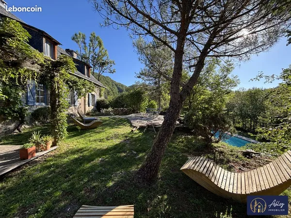 Propriété 5 pièces 159 m²