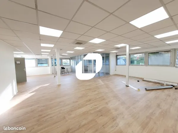 Bureau 100 m²