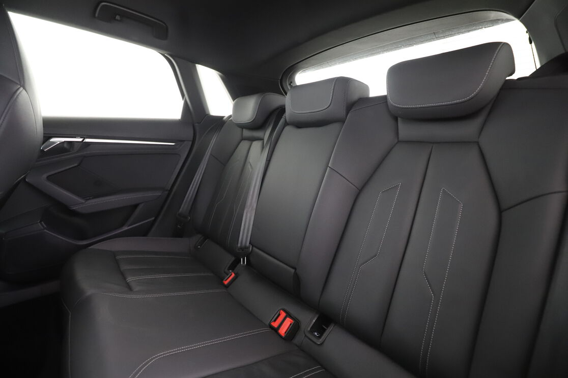 Audi A3 Sportback 35 TFSI mHEV S Line S Tronic 7 — photo 13