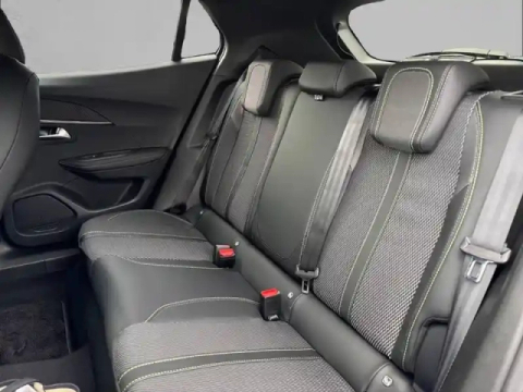 Peugeot 2008 hybrid 145 e-dcs6