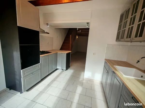 Location maison de ville à Roquemaure 30150