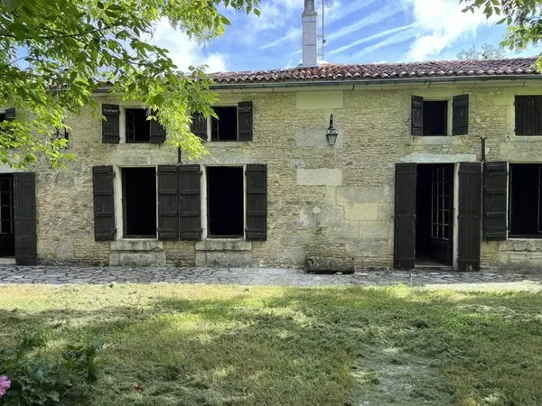 Maison charentaise 5 pièces 209 m²