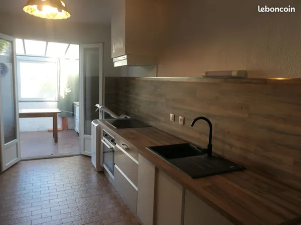 Maison de village , garage , jardinet