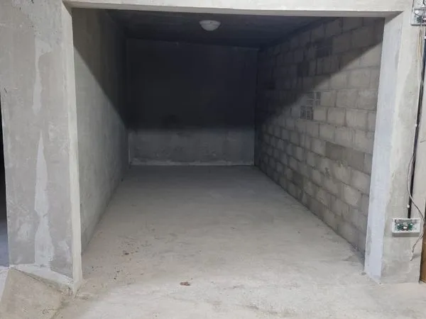 2 garages à louer