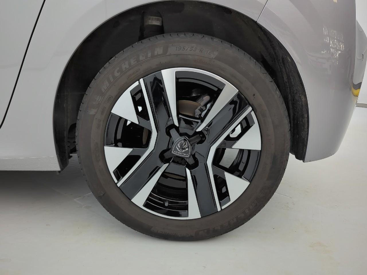 Peugeot 208 puretech 100 s&s bvm6 allure — photo 11