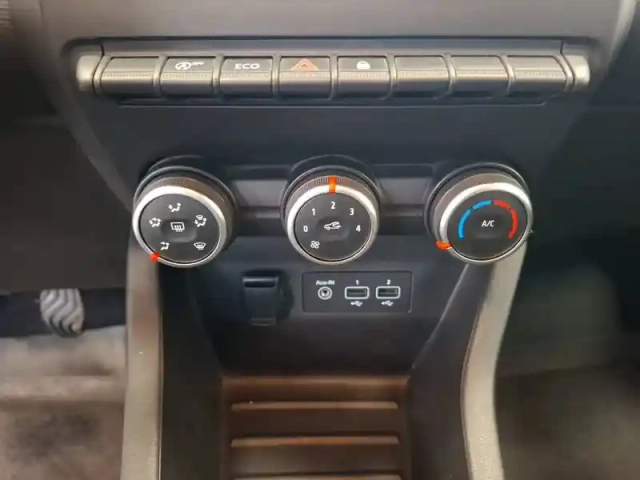 Renault Clio blue dci 85 — photo 25