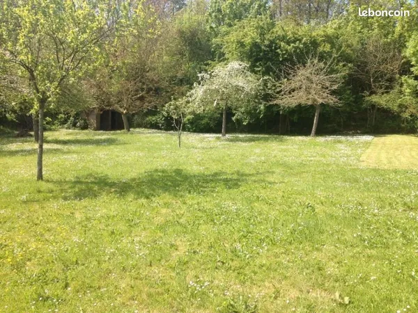 Terrain 256 m² Monts