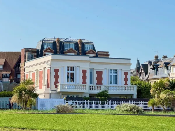 DEAUVILLE - MAISON 7PIECES TERRASSES JARDIN DEPENDANCE