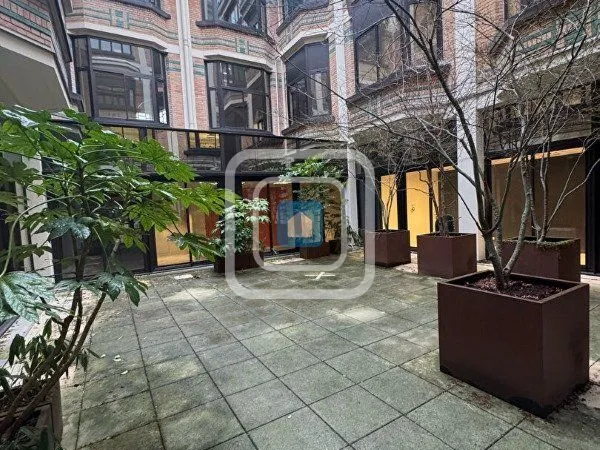 Bureaux 639 m²