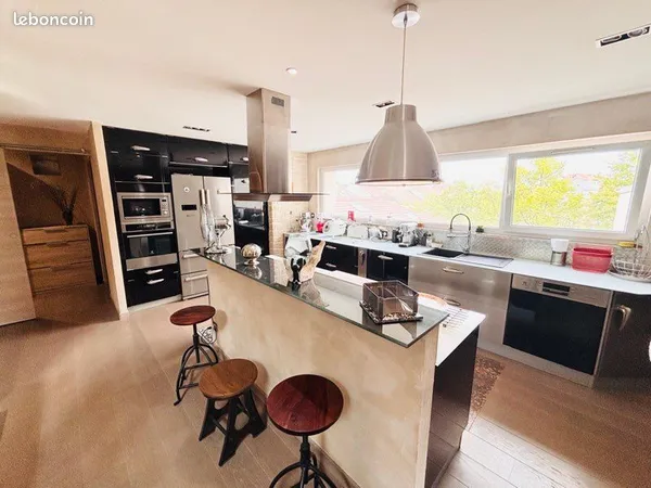 Spacieux appartement centre ville 143m2