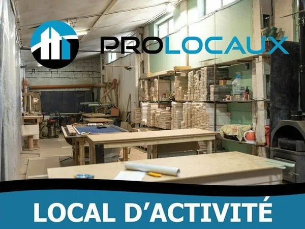 Local professionnel 3 pièces 102 m²
