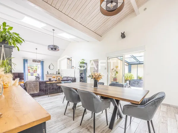 CHAMPOMMIER PROCHE GARE AU CALME SUPERBE MAISON 4 CH VÉRANDA JARDIN GARAGE