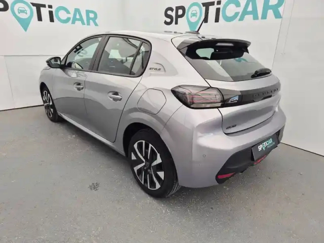 Peugeot 208 100 s&amp;s bvm6 — photo 29