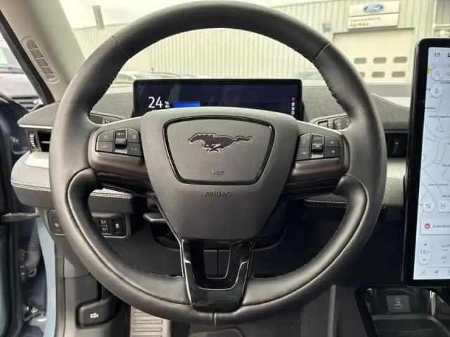 Ford Mustang mach-e 269ch standard range 72,6kwh mach-e propulsion — photo 14