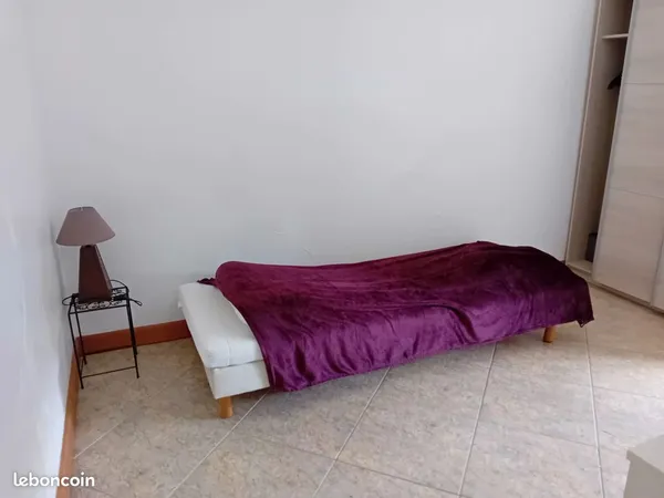 Une jolie chambre au calme, 325
